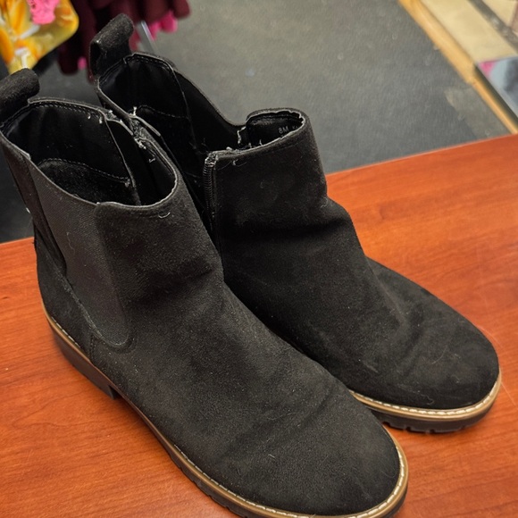 Kensie Shoes - Kensie boots size 8 // 031103